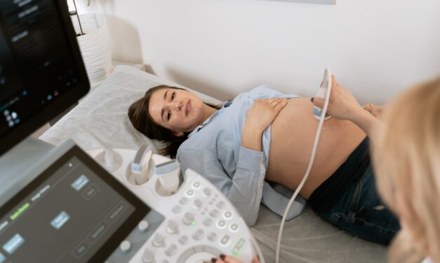Comment fonctionne un échographe et quelles sont ses principales applications médicales ?