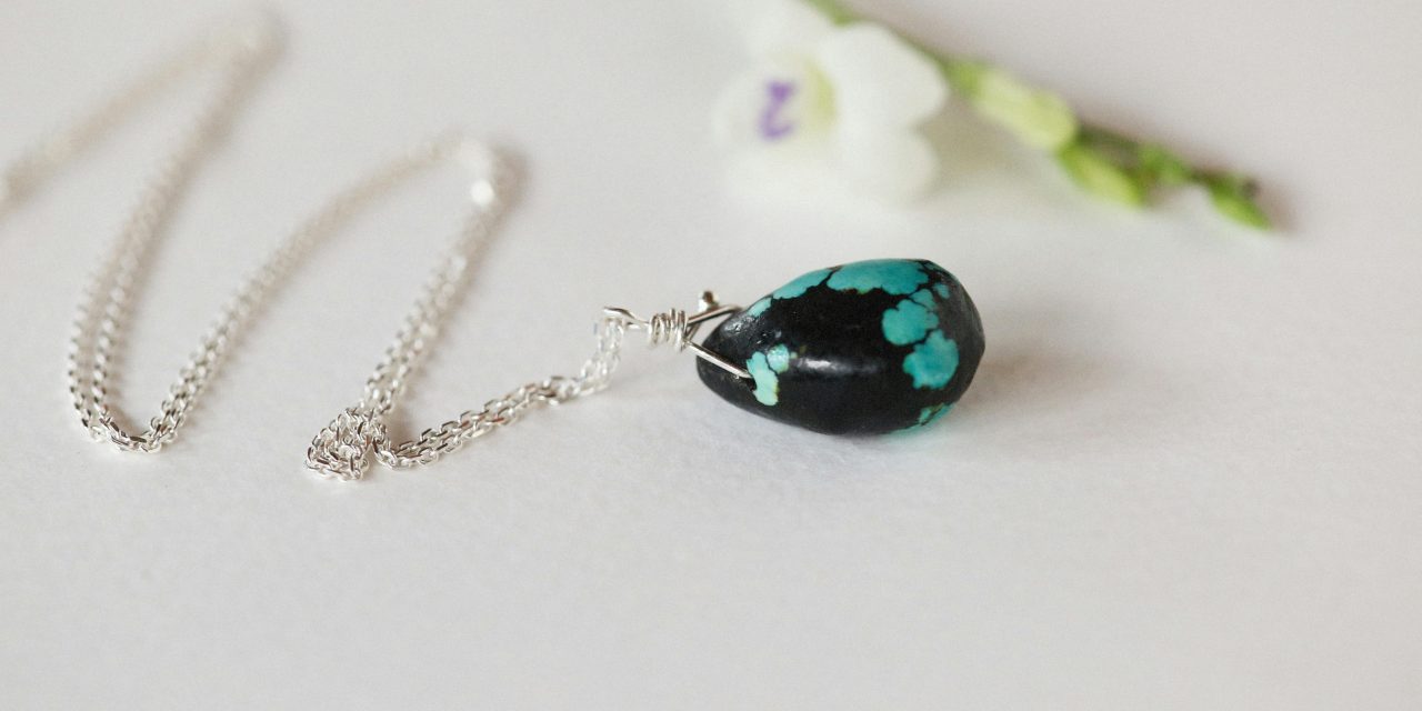 Quels secrets cachent les pendentifs en pierres naturelles que peu de gens connaissent ?